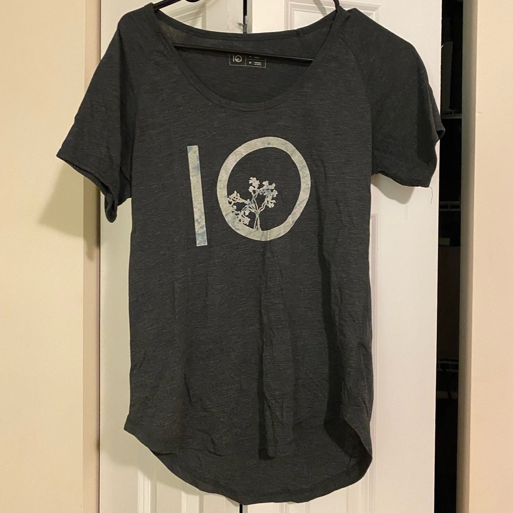 Tentree grey size small shirt